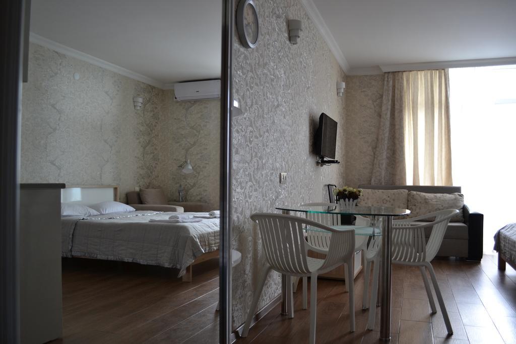 באטומי Orbi Towers Rooms מראה חיצוני תמונה